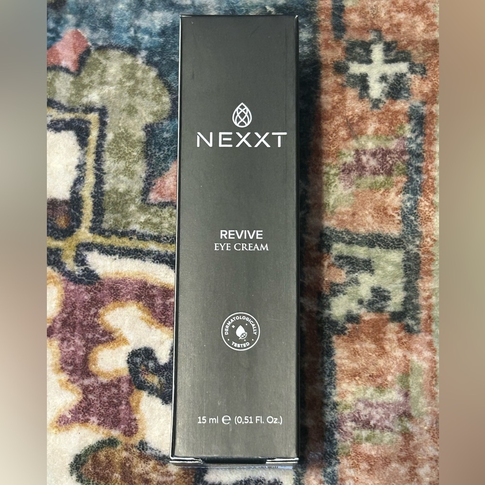 NEW NEXXT REVIVE EYE CREAM HELPS REDUCE WRINKLES AND DARK SPOTS